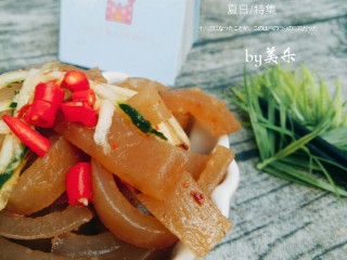 15、凉拌猪皮,凉后的猪皮很有嚼劲，特别好吃