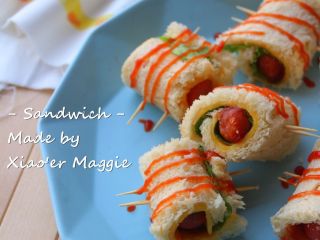 14、#吐司新吃法之四#香肠吐司卷,请输入文字说明