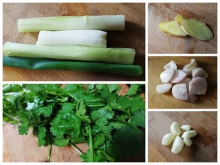 2、辣椒油,葱，香菜，小圆葱，姜片，蒜，洗净擦干水份。