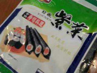 3、日式紫菜卷,准备好的紫菜。
