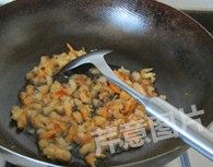 8、自制XO酱,下入海米，煸炒出香味儿