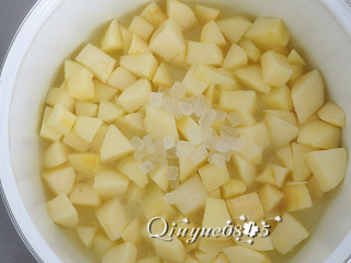 5、苹果酱,放冰糖