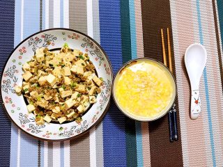 18、肉末豆腐,配上一碗玉米燕麦粥就是一顿非常完美的早餐！