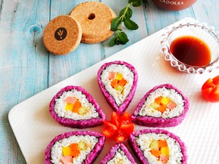18、紫薯花瓣寿司,成品图。