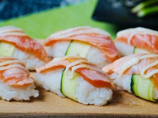 17、火炙焦糖三文鱼寿司,超级好吃