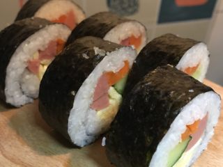 10、寿司卷,美美的享用吧。