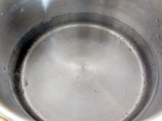 14、汤圆的花样吃法～豆腐汤圆串串,这时候炉子上的水基本烧开了