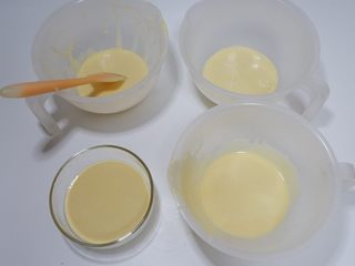 10、彩虹蕾丝蛋饼,平均分成4份，大约90g左右每份