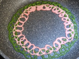 29、彩虹蕾丝蛋饼,换个颜色再来一圈