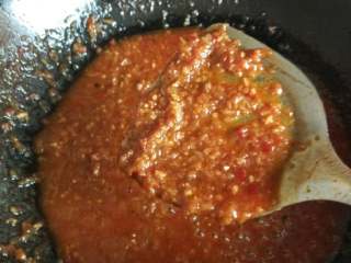 6、拌饭酱,大火煮开转小火收汁 不要收的太干