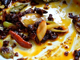 8、羊蝎子火锅,翻炒出香味