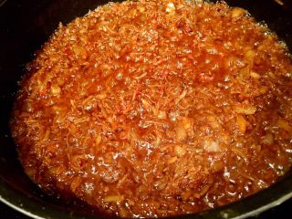 27、鲜虾瑶柱酱(详细版),5分钟后,调大火,烧干水份收汁。如图所示,收汁基本完成。