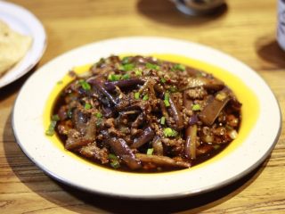 15、下饭菜????肉末茄子,茄条与肉沫都易熟,所以最后翻炒过程不用太久哦~