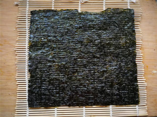 5、花朵寿司【蓝色系】,卷帘上铺一张海苔