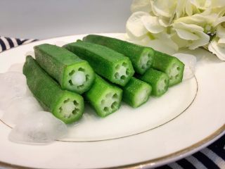 13、冰镇芥末秋葵,夏天冰凉凉的，好舒服。