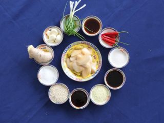 1、香辣美味八爪鱼,原料准备