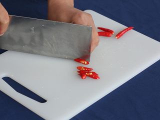 8、香辣美味八爪鱼,切红椒