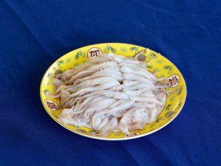 12、香辣美味八爪鱼,改刀完成