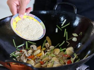 22、香辣美味八爪鱼,撒上芝麻