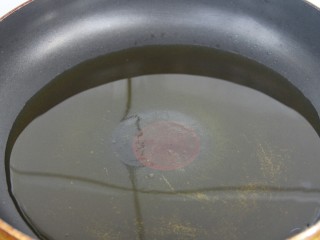 14、豆瓣鸡丁,起锅热油,六成熟