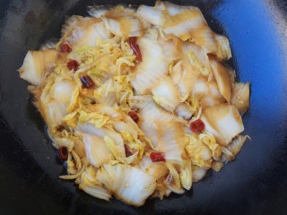 13、素菜也疯狂～醋溜白菜,翻炒均匀