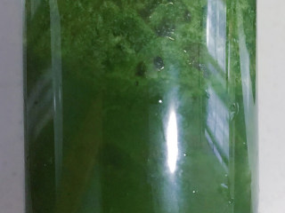 2、猫耳朵面,用榨汁（料理）机榨汁。