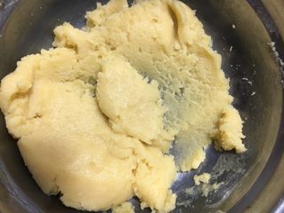 6、红丝绒棉花蛋糕卷,翻拌均匀无干粉