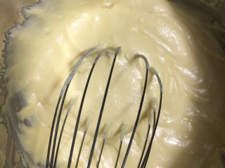 14、红丝绒棉花蛋糕卷,搅拌均匀