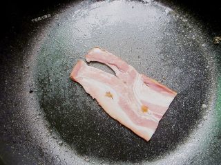 10、自制手抓饼,早饭又多了个选择,培根煎熟待用