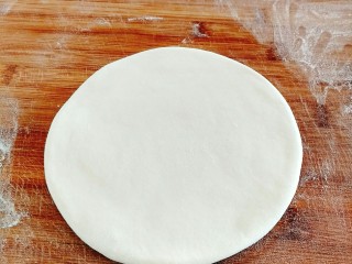 2、烩麻食,擀成7㎜厚的圆片！