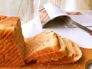 19、火龙果切片吐司,成品1