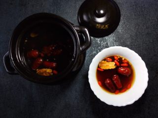 12、养生之姜汁红糖水,再来一张熬制的红糖水，味道浓郁