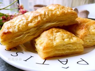 5、红豆酥,出炉后趁热食用。