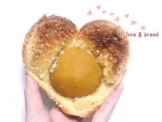 16、黄桃椰蓉心形面包,举一个心形黄桃椰蓉面包表个白吧～