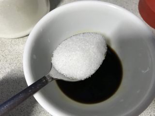 6、私家猪油烩马铃薯,砂糖一汤匙。