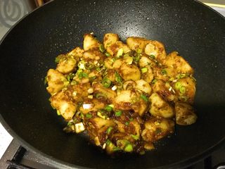 19、私家猪油烩马铃薯,颠匀，出锅。