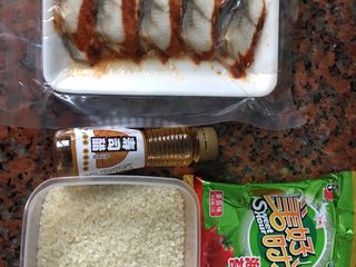1、手作鳗鱼寿司,准备材料