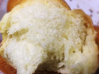28、原味牛角面包,撕开面包，里面可以拉丝，口感很棒。