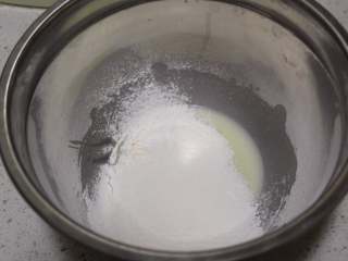 3、抹茶双色蛋糕卷,低筋粉过筛