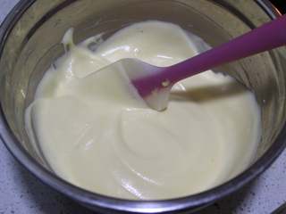 14、抹茶双色蛋糕卷,翻拌好的蛋糕糊