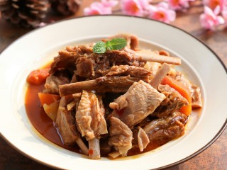 8、麻辣羊排煲,出锅装盘，有没有馋馋到你呢～