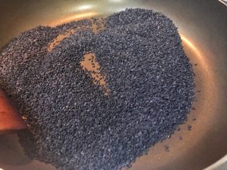 6、超满足便当（24）,炒一炒 经常可以用到 平时饭菜什么都能撒点装饰