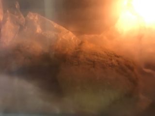 7、香烤鸡排,烤箱190度预热5分钟，烤18-20分钟即可，中途翻面一次。