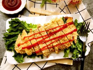 8、香烤鸡排,烤好的鸡排切块儿。