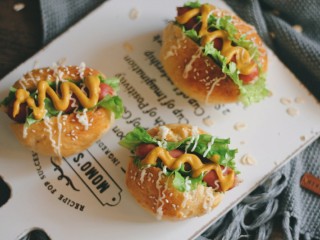 12、美式香肠热狗,美味早餐有啦。配牛奶配咖啡，能量满满的一天开始啦！