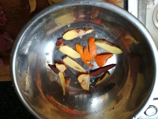 3、又见肉松,调料盆里先铺一层