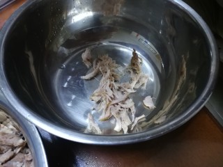 10、又见肉松,撕肉中