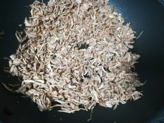 18、又见肉松,炒得肉丝变干以后就可以起锅