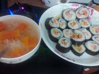 11、食寿司卷——剩米饭的华丽转身,我的晚餐吃这个,搭配一碗木瓜银耳汤,不怕发胖,