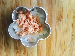 11、童趣寿司,铺点鱼松。